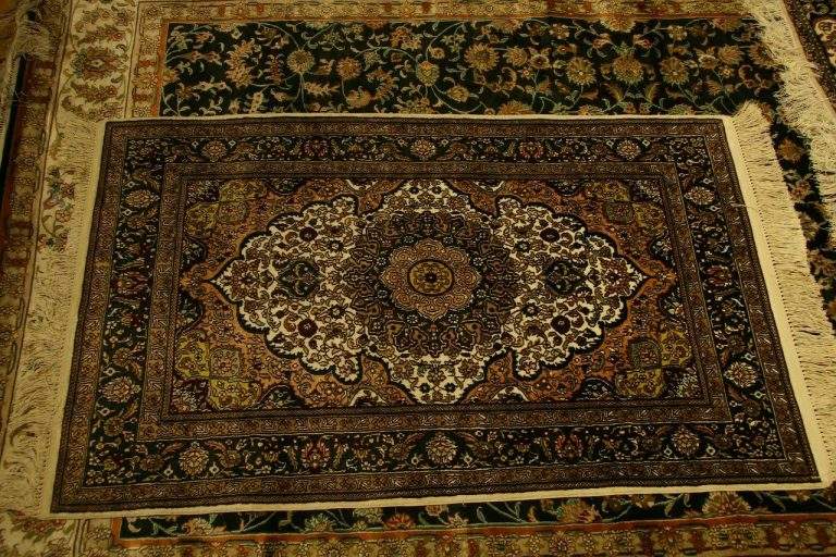 How to Find Quality of Rugs in Dubai