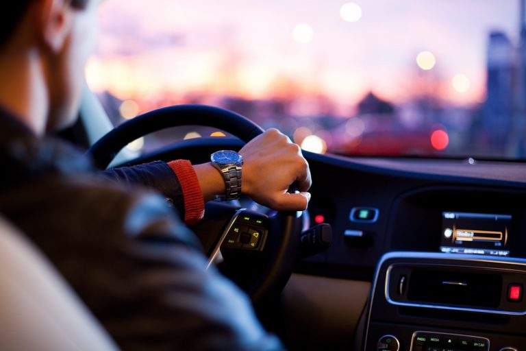 Auto logy Tips: How to be a safer car driver
