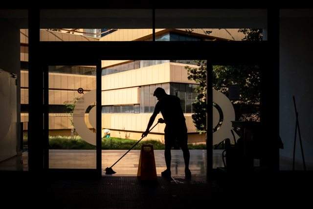 Why opt for Commercial Cleaning Services?