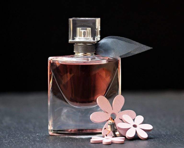 Tips on Choosing Perfume for Your Wife